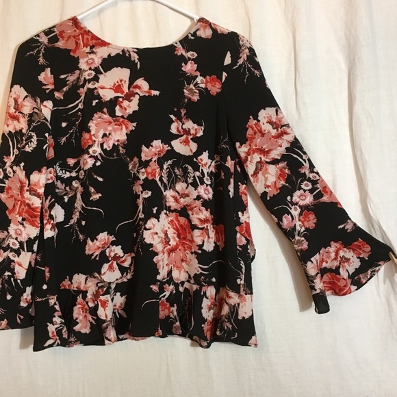BB Dakota Floral All Over Peplum Waist Blouse Womens M Bell Sleeve Gypsy Boho - Picture 1 of 8